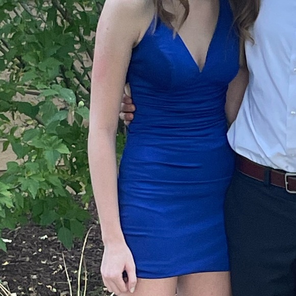 Dresses & Skirts - blue homecoming dress size 0